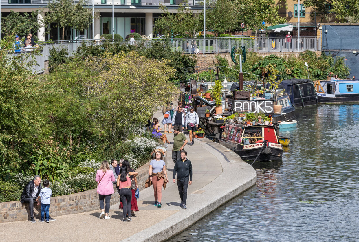 Word on the Water, floating bookshop on the Regents Canal at King's Cross