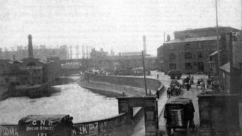 Historic photograph of Regent's Canal c. 1900